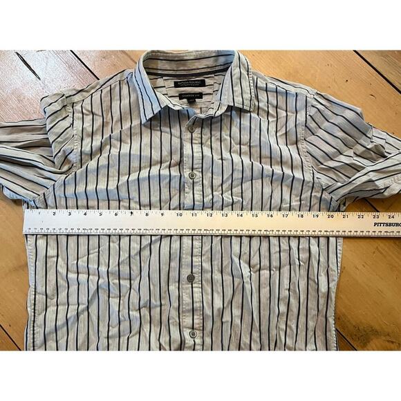 Banana Republic Men's button down shirt. camden fit. grey/navy. Medium - Picture 4 of 7